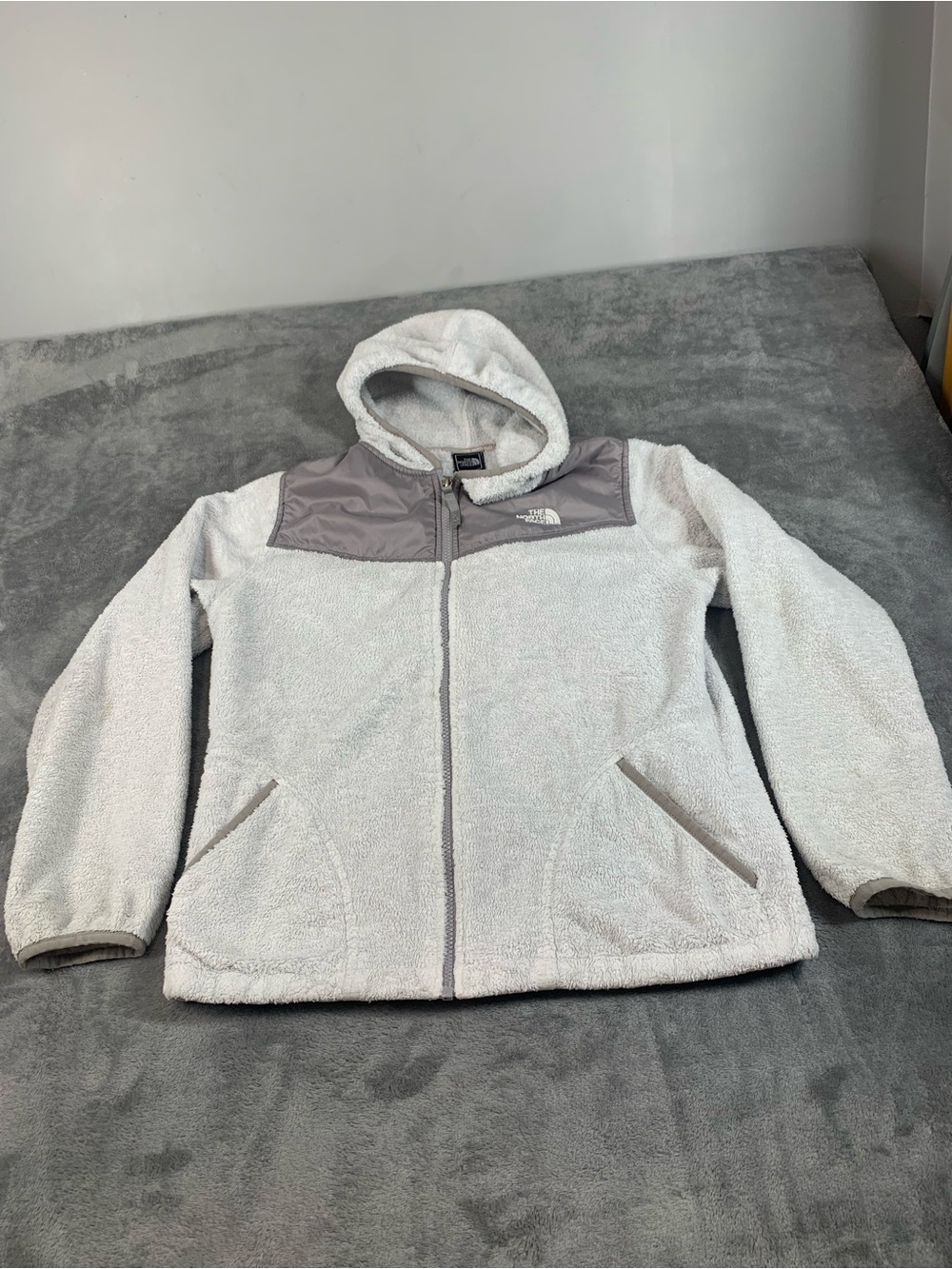 The North Face Girls White Sherpa Hooded Puffer Jacket with Gray Yoke Size XL